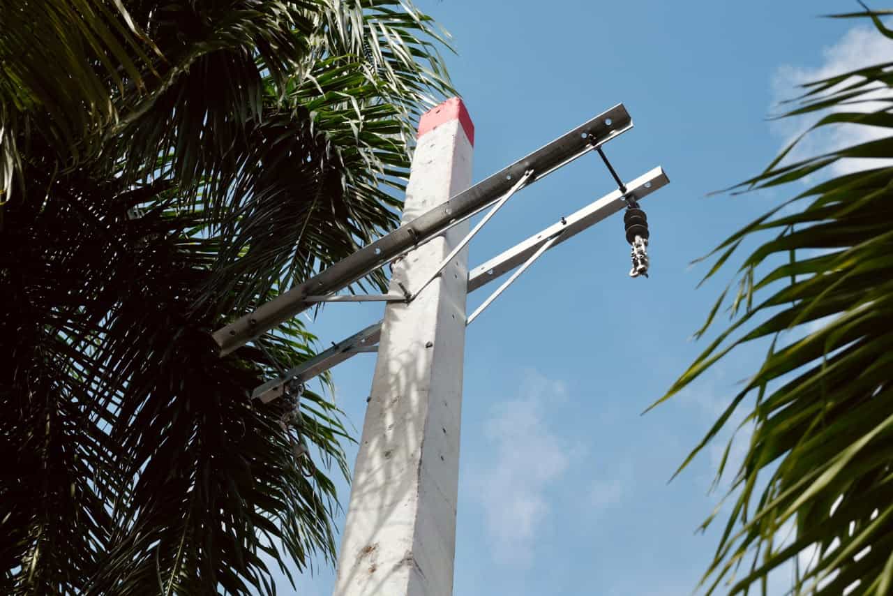 Por falta de tendido eléctrico, estudiantes de aulas móviles del Politécnico Braulia de Paula llevan tres semanas sin docencia<br>