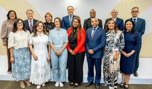 APAP celebra 64 aniversario reconociendo la trayectoria de su liderazgo