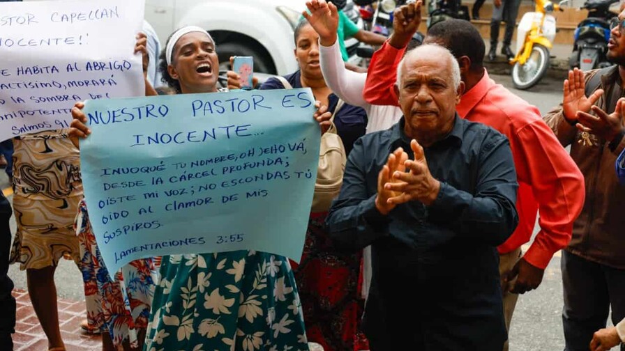 Madres de niños sacados de fundación en Haina exigen formar parte del proceso judicial Madres de niños sacados de fundación en Haina exigen formar parte del proceso judicial