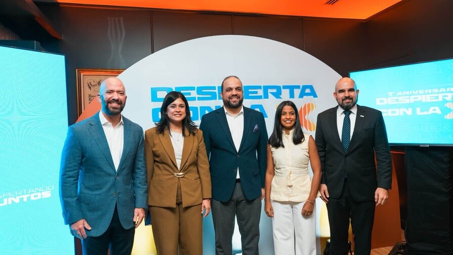 Despierta con la X celebra su primer aniversario con la integración de la comunicadora Yamel Castro Despierta con la X celebra su primer aniversario con la integración de la comunicadora Yamel Castro