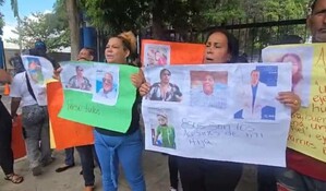 Protestan en Santiago por muerte de joven en cl&iacute;nica est&eacute;tica