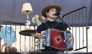 La cantautora Julieta Venegas lanza Norte&ntilde;a un homenaje a Tijuana