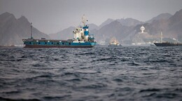 Ir&aacute;n afirma haber atacado un buque que cruzaba Ormuz por una ruta ilegal