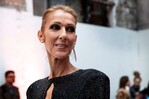 Céline Dion regresa este sábado a los escenarios en París tras seis años de ausencia