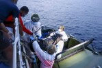 Rescatistas recuperan 30 cadáveres en primera inspección del ferry incendiado en Filipinas