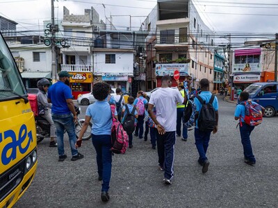 Guaguas TRAE en el transporte escolar dominicana