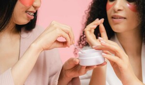 ¿Sabías que le pasas a tu bebé lo que te aplicas en la piel? Esto revela un nuevo estudio