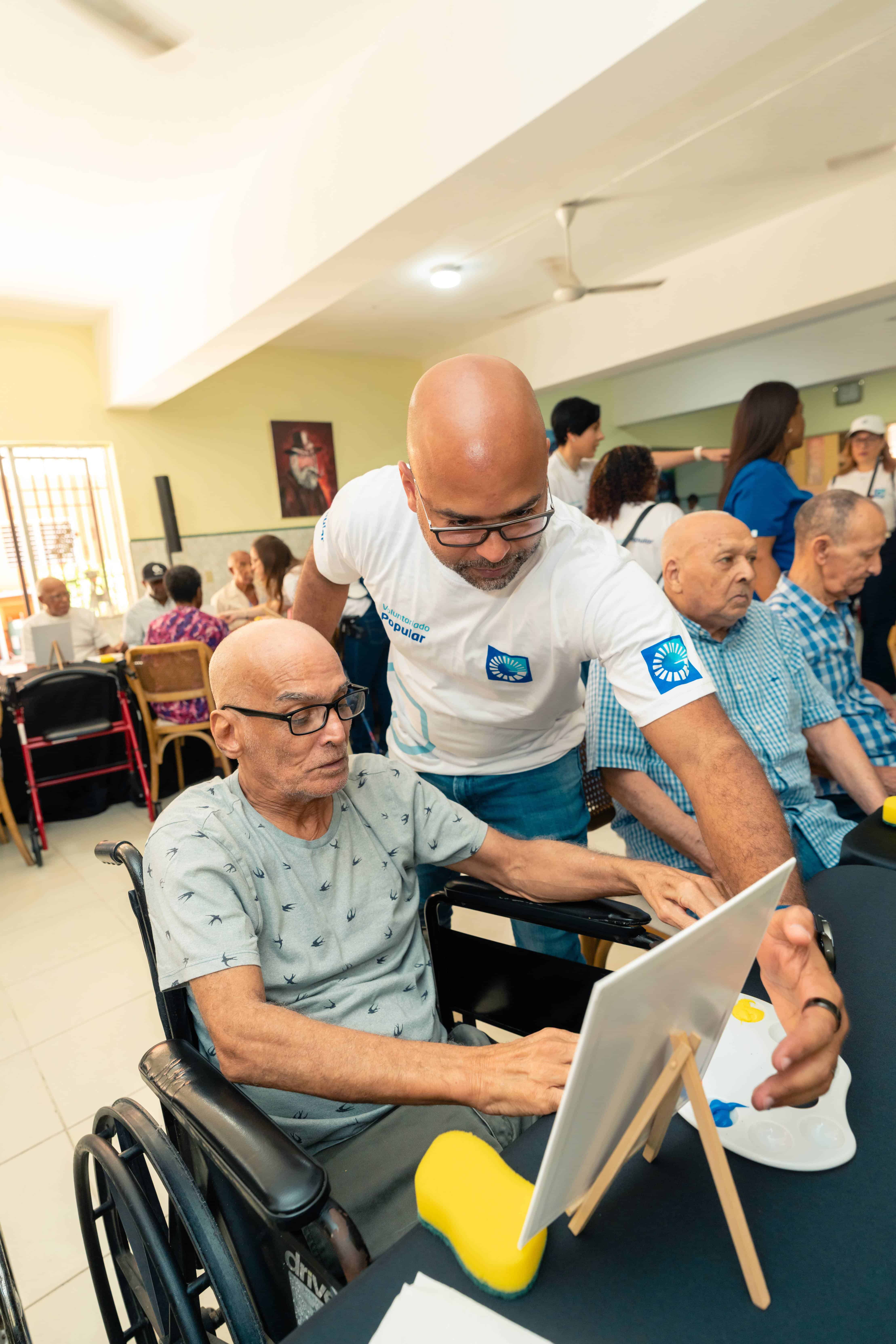 Durante esta jornadaadultos mayores participaron en actividades recreativas, artísticas y de lectura.