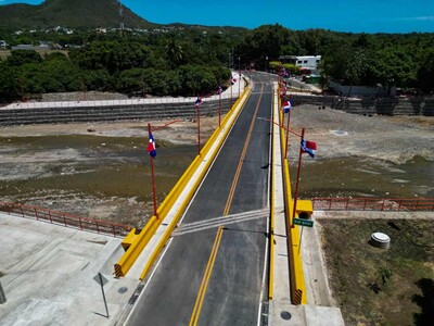 Gobierno inaugura puente Los Hierros tras más de 40 años de espera