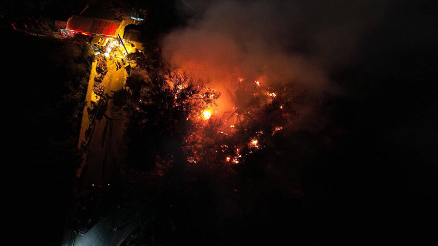 Incendio destruye cuatro viviendas en Villa Esperanza Santiago