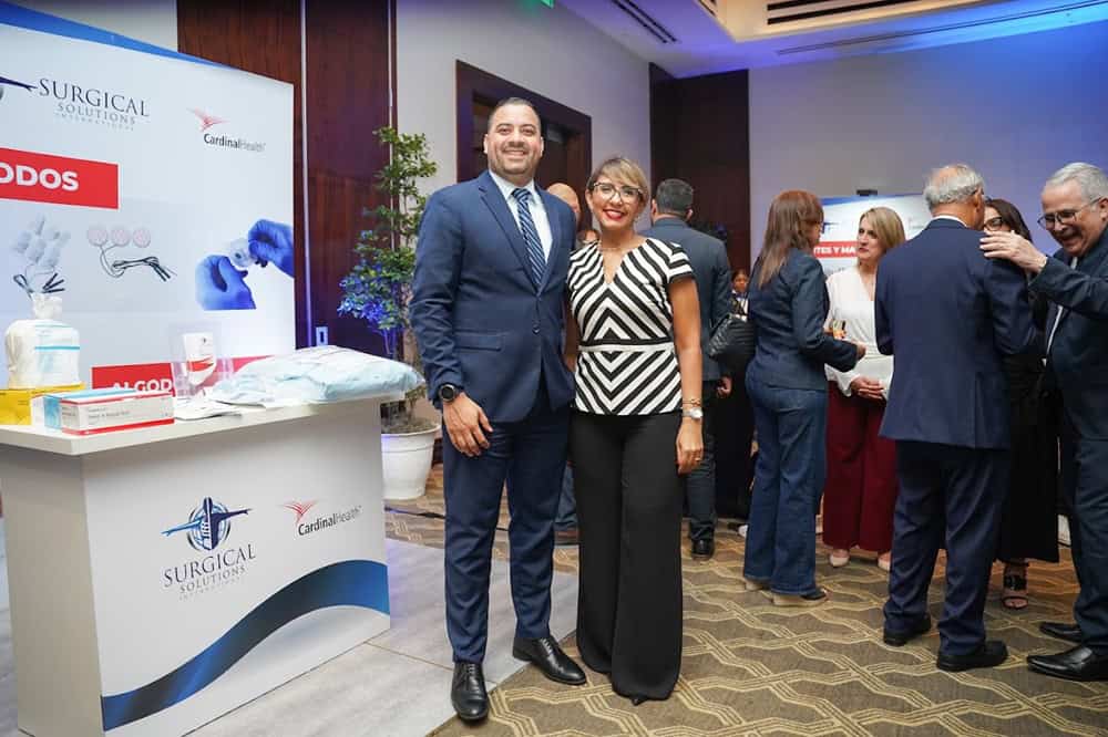 Jeremy Fernández y Tracy López.