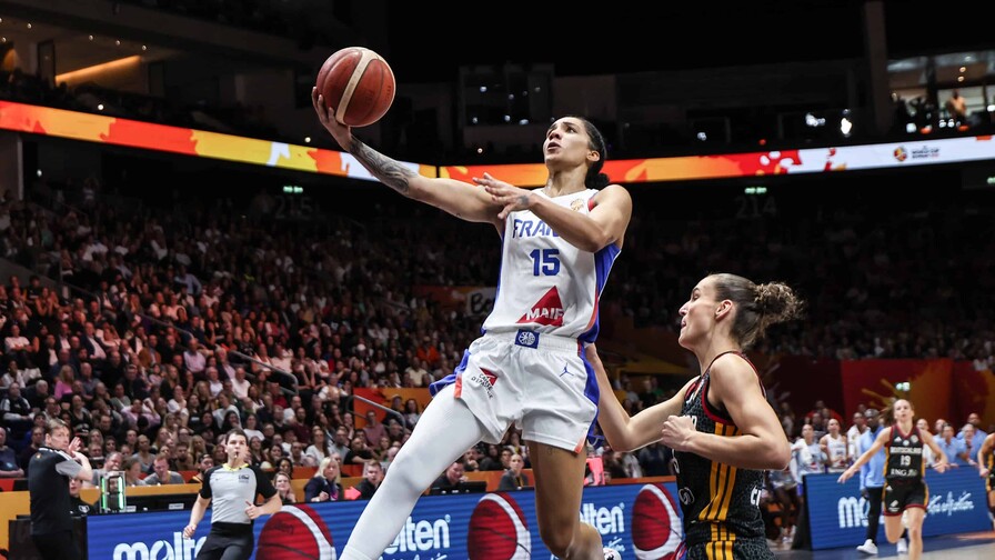 Gabby Williams guía a Francia sobre Alemania a la final del Mundial de baloncesto femenino en Berlín