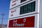 Una coalici&oacute;n de estados demanda a Trump para impugnar normas sobre el combustible en EE. UU.