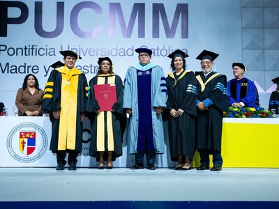 Pucmm celebra graduación y llama a actuar frente a resultados de PISA