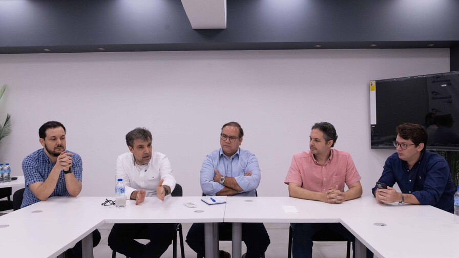 Comerciantes de la Duarte: "Hoy día, quedamos 15; lo demás es todo comercio chino" Comerciantes de la Duarte: "Hoy día, quedamos 15; lo demás es todo comercio chino"