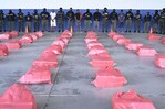 Honduras decomisa 1.6 toneladas de cocaína en aguas del Caribe Honduras decomisa 1.6 toneladas de cocaína en aguas del Caribe