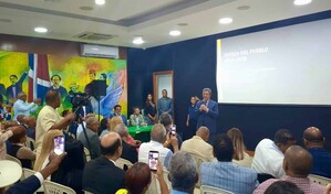 Leonel advierte a FP que afiliaci&oacute;n a partidos no garantiza el poder  y llama a fidelizar matr&iacute;cula