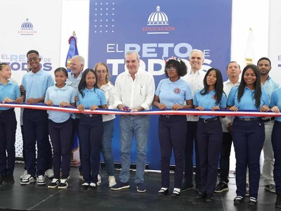 Techado de canchas en Cambita Garabito beneficia a estudiantes