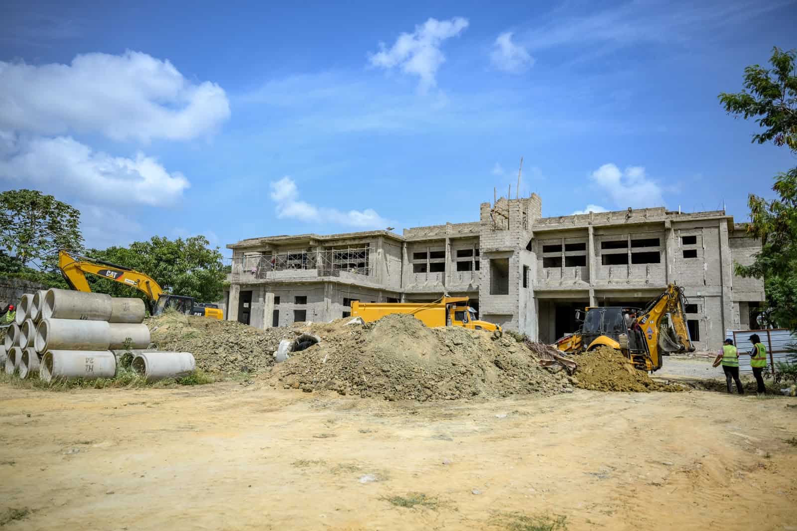 En este lugar se están realizando los trabajos de construcción de la Estación Central del Cuerpo de Bomberos en el sector El Dorado, Santiago.