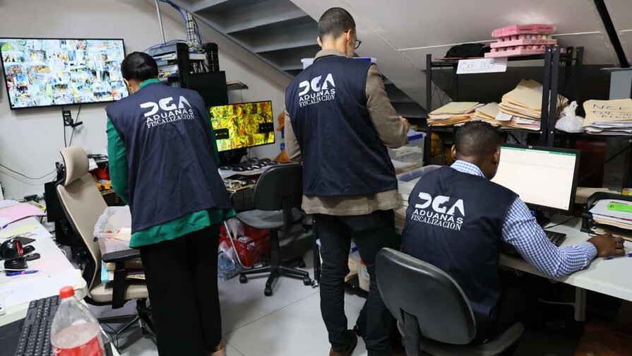 Aduanas recupera RD$1,652 millones en impuestos no declarados por 389 importadores asiáticos Aduanas recupera RD$1,652 millones en impuestos no declarados por 389 importadores asiáticos