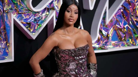 Cardi B se da una vuelta por Santiago de los Caballeros