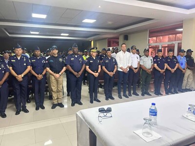 Encuentro del director de Policía Nacional con agentes en el Sureste