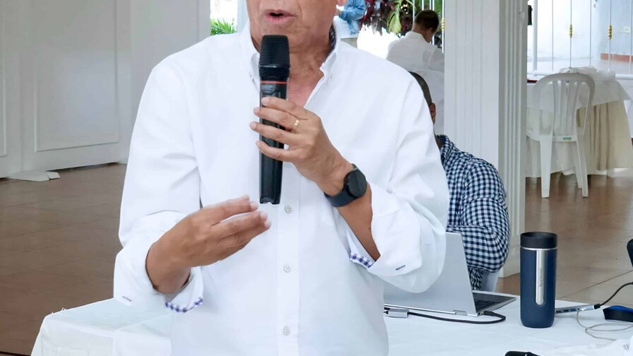 Héctor Guzmán advierte situación "explosiva" por costo de alimentos y cuestiona discurso oficial Héctor Guzmán advierte situación "explosiva" por costo de alimentos y cuestiona discurso oficial