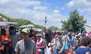 Hait&iacute; bloquea entrada de productos dominicanos y refuerza vigilancia en puente fronterizo de Dajab&oacute;n
