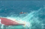 Seis muertos y m&aacute;s de 129 desaparecidos tras volcar un ferri en Indonesia