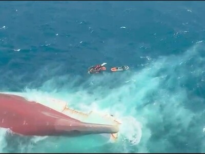 Volcadura de un ferri en Indonesia deja 6 muertos y 129 desaparecidos