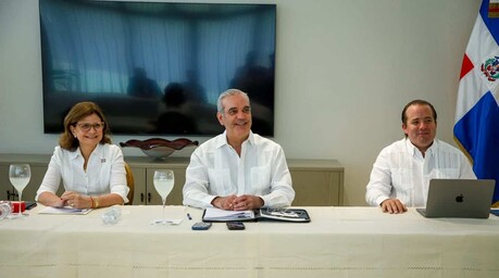 Salud y agua concentran prioridades de Abinader durante su segundo d&iacute;a de trabajo en Santiago