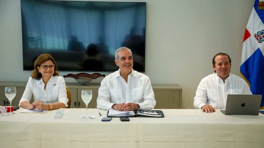 Salud y agua concentran prioridades de Abinader durante su segundo día de trabajo en Santiago Salud y agua concentran prioridades de Abinader durante su segundo día de trabajo en Santiago