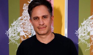 Gael Garc&iacute;a Bernal presenta su nueva pel&iacute;cula Hombre al agua en Toronto