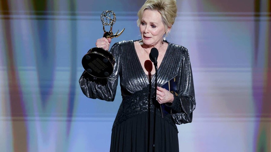 Jean Smart, primera mujer en ganar un Emmy por cada temporada de una serie Jean Smart, primera mujer en ganar un Emmy por cada temporada de una serie