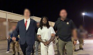 Inmigrante haitiano que insult&oacute; a Trump durante su arresto fue deportado a Hait&iacute;