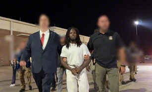 Inmigrante haitiano que insult&oacute; a Trump durante su arresto fue deportado a Hait&iacute;