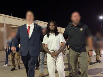 Inmigrante haitiano que insultó a Trump fue deportado a Haití
