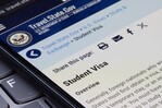 Juez de EE. UU. suspende entrada en vigor de límites de visa para estudiantes y periodistas extranjeros Juez de EE. UU. suspende entrada en vigor de límites de visa para estudiantes y periodistas extranjeros