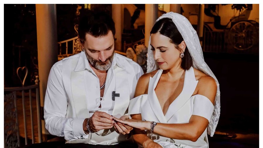 El actor Julián Gil y la presentadora de televisión Valeria Marín se casan nuevamente en Las Vegas El actor Julián Gil y la presentadora de televisión Valeria Marín se casan nuevamente en Las Vegas
