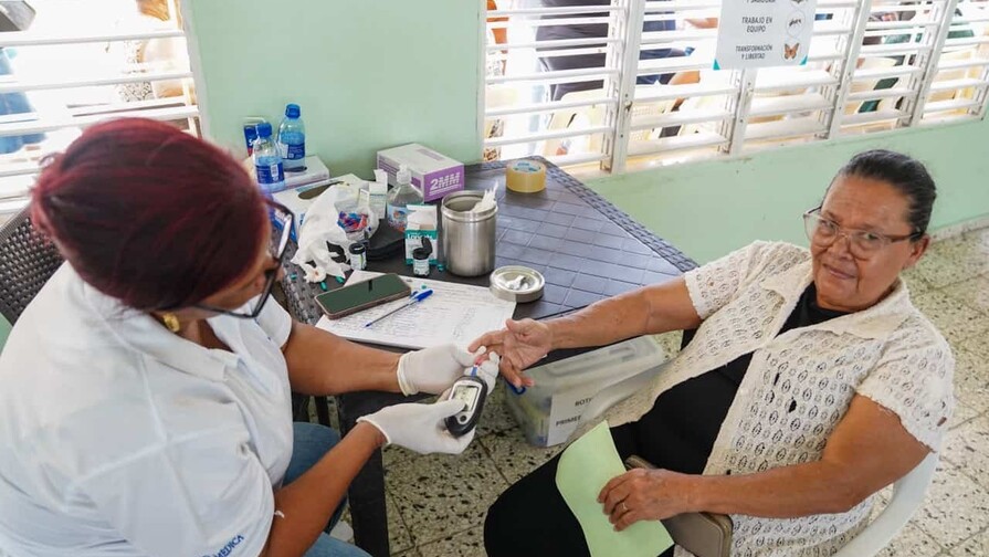M&aacute;s de 600 personas reciben servicios m&eacute;dicos y sociales durante jornada en Hig&uuml;ey