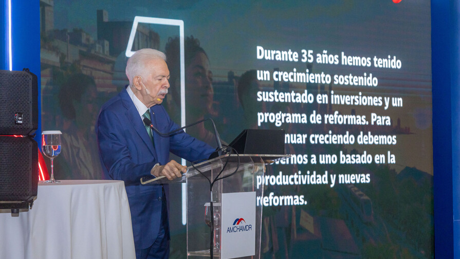 Luis Molina Achécar: el país debe cambiar modelo económico de inversión a productividad