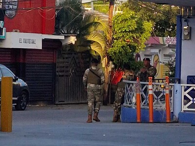 Realizan protesta en Vicente Noble en reclamo de obras y servicios
