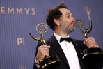 Widows Bay arrasa en unos Emmy que honran la partida de grandes estrellas de Hollywood Widows Bay arrasa en unos Emmy que honran la partida de grandes estrellas de Hollywood
