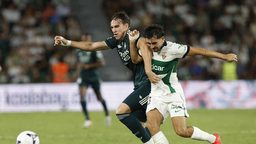 Carlos Espí rescata al Real Madrid sobre la hora ante el Elche Carlos Espí rescata al Real Madrid sobre la hora ante el Elche