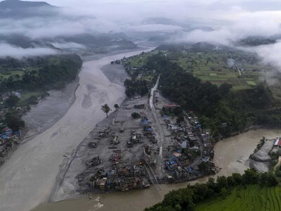 Aumenta a 6,150 número de desaparecidos por riada masiva en Nepal