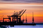 El petr&oacute;leo de Texas cierra con una bajada del 3.2 %, hasta los 102.43 d&oacute;lares el barril