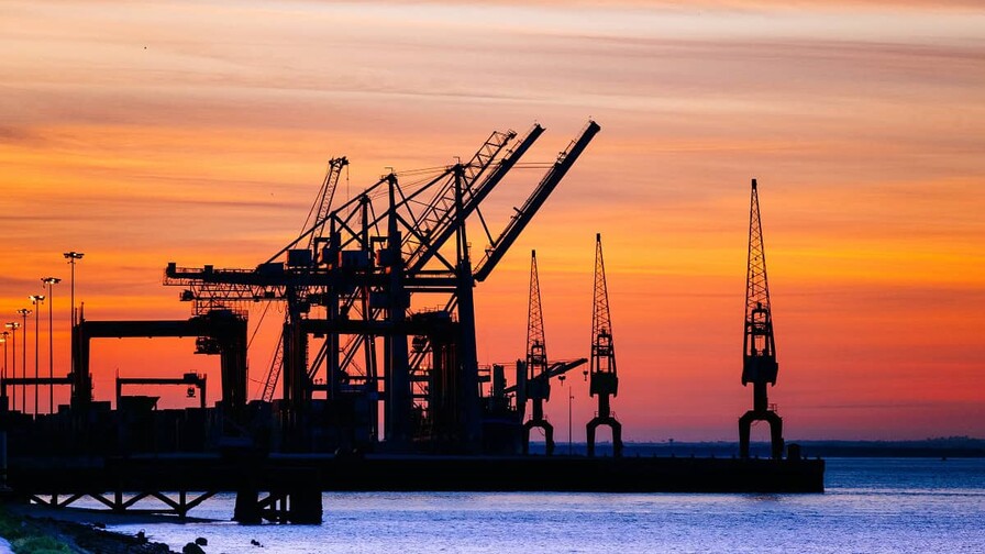 El petróleo de Texas cierra con una bajada del 3.2 %, hasta los 102.43 dólares el barril