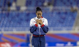 Pese a los momentos dif&iacute;ciles, la saltadora Evelina Minaya mira hacia los Panamericanos de 2027