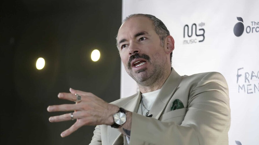 Santiago Cruz: Con el paso del los años me siento cada vez más tranquilo con quién soy