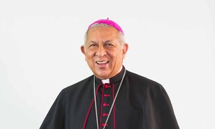 Monse&ntilde;or De La Rosa y Carpio: una vida que se hizo servicio
